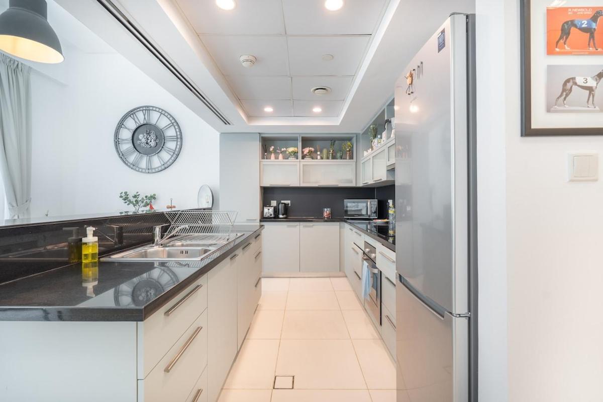 Apartment Cozy Loft In Downtown With Greenery View, Sleeps 4 *