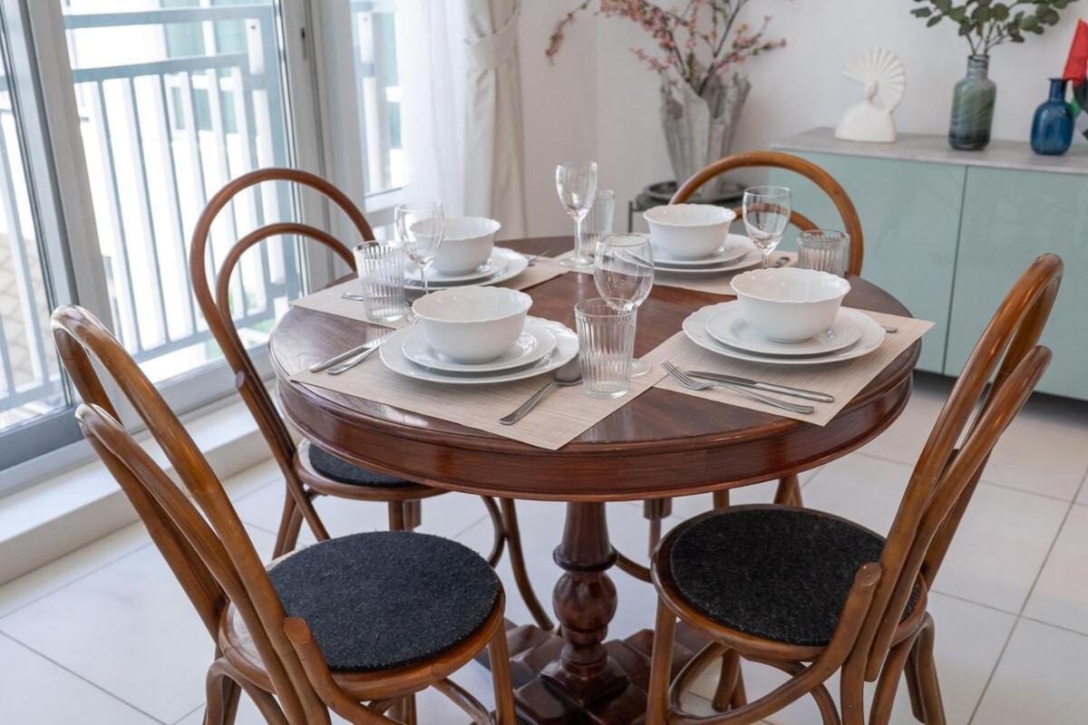 Apartment Cozy Loft In Downtown With Greenery View, Sleeps 4 Dubai