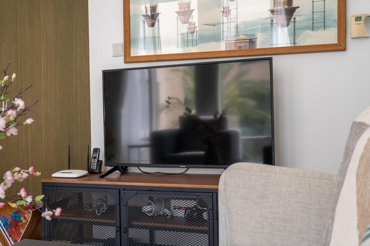 Cozy Loft In Downtown With Greenery View, Sleeps 4 *