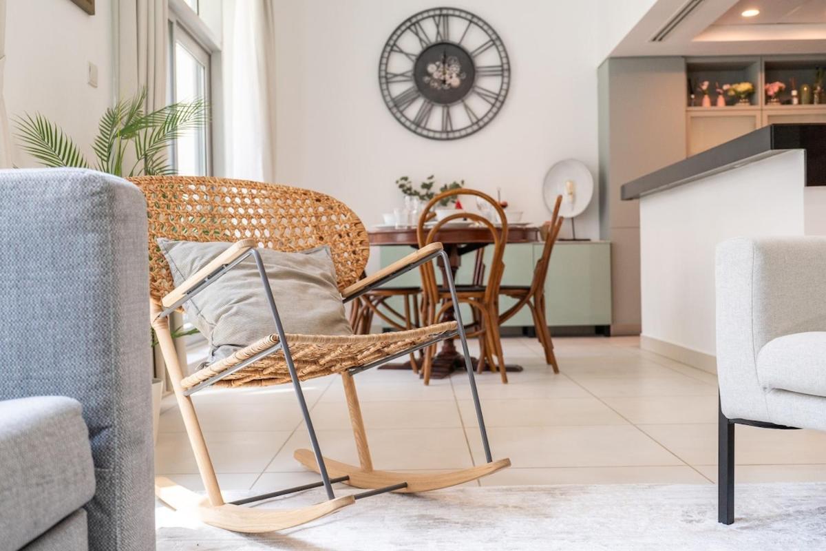 Cozy Loft In Downtown With Greenery View, Sleeps 4 *