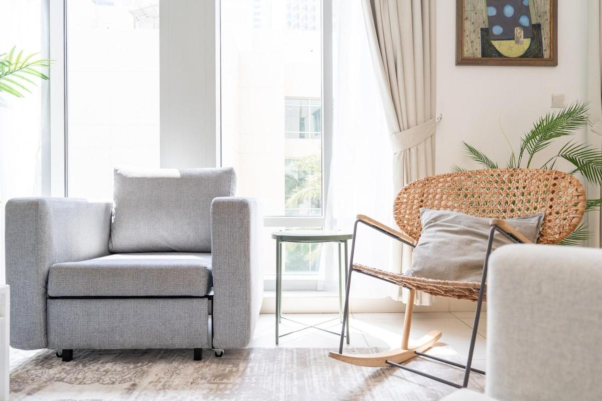 Cozy Loft In Downtown With Greenery View, Sleeps 4 Apartment *