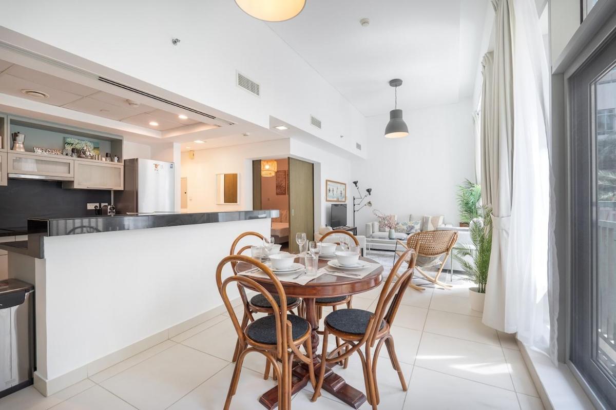Apartment Cozy Loft In Downtown With Greenery View, Sleeps 4 Dubai