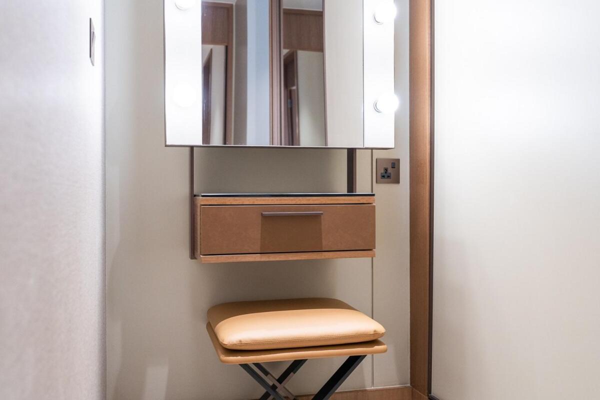 Apartment Chic For 4 With Burj Khalifa Views *