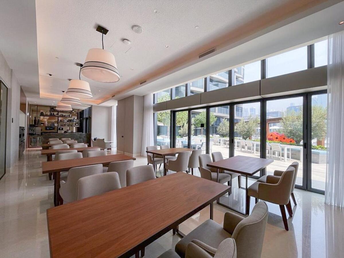 Apartment Chic For 4 With Burj Khalifa Views