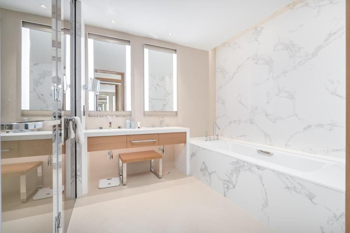 Chic For 4 With Burj Khalifa Views Apartment *
