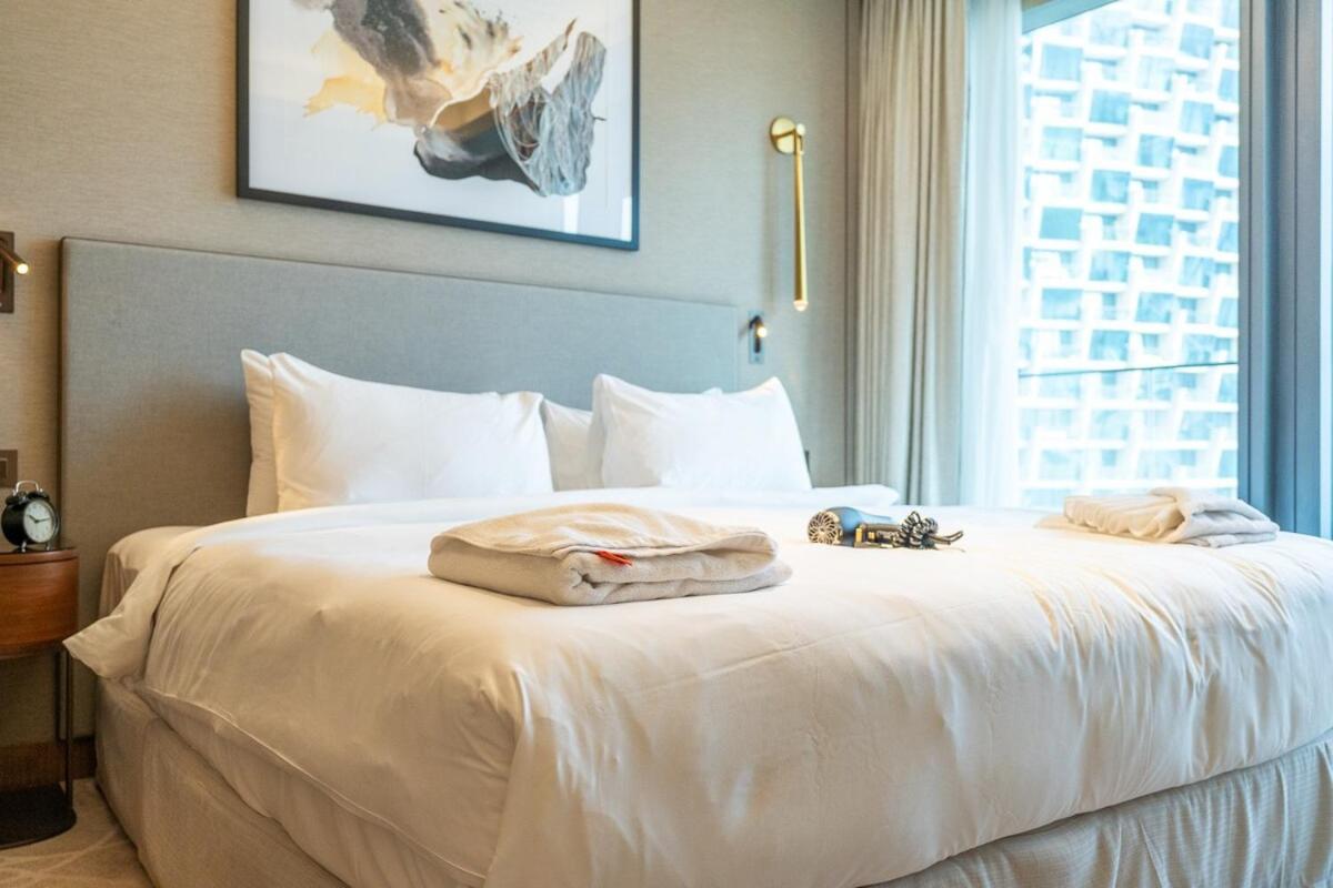 Chic For 4 With Burj Khalifa Views Apartment