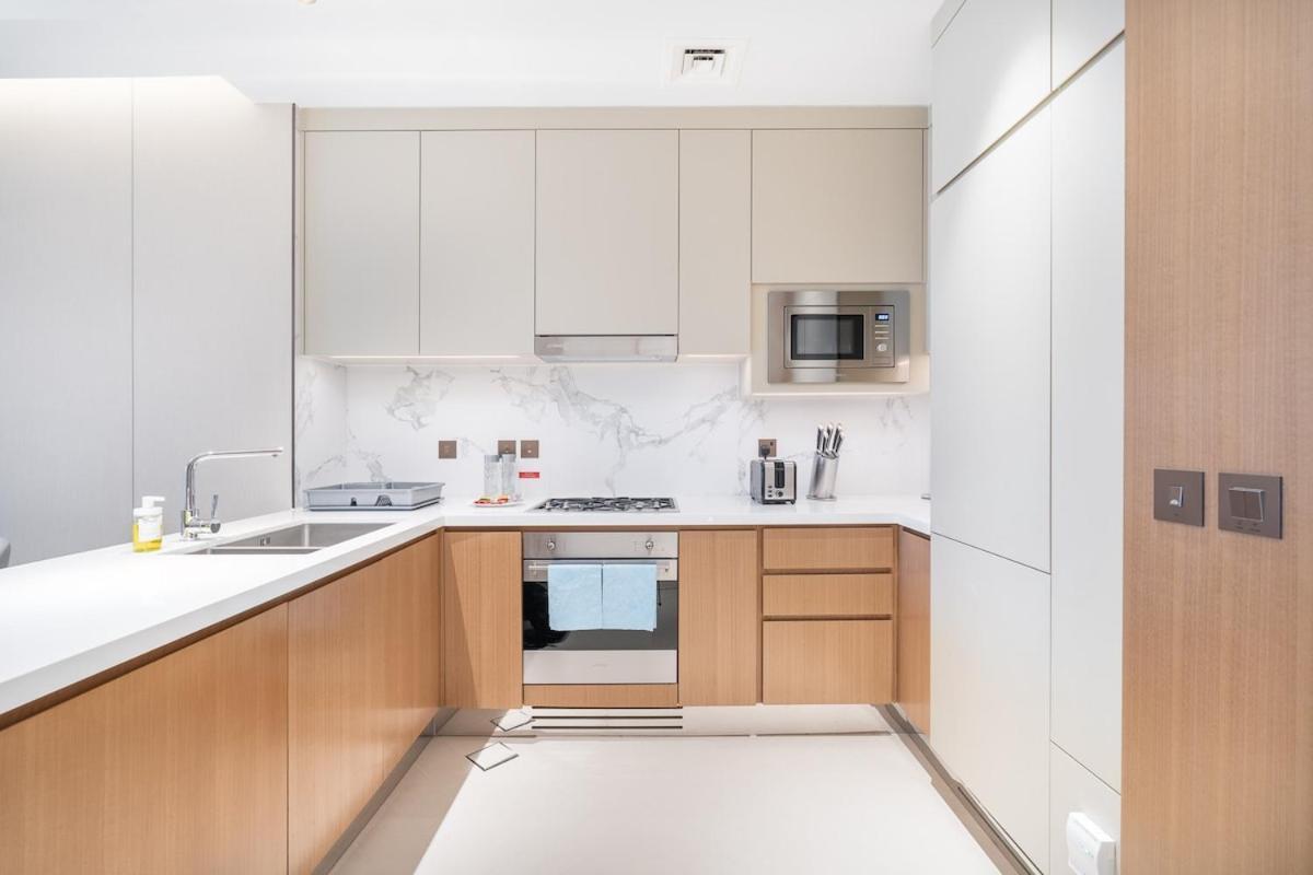 Chic For 4 With Burj Khalifa Views Apartment *