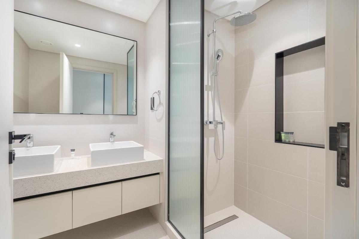 2 Bed With Magnificent View * Dubai
