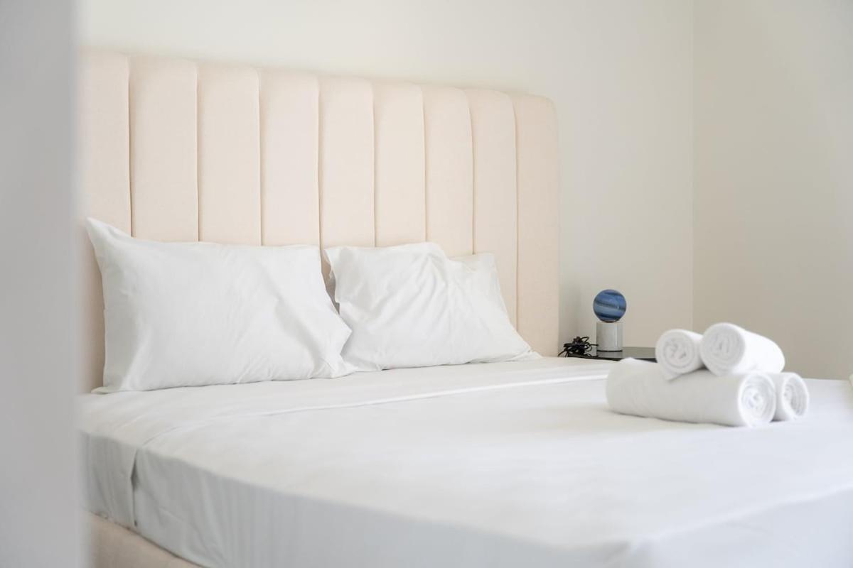 2 Bed With Magnificent View Apartment *
