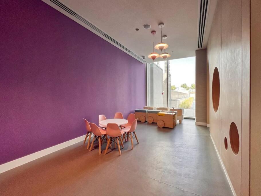 Luxury And Elegant 2br With Burj Khalifa View Apartment *