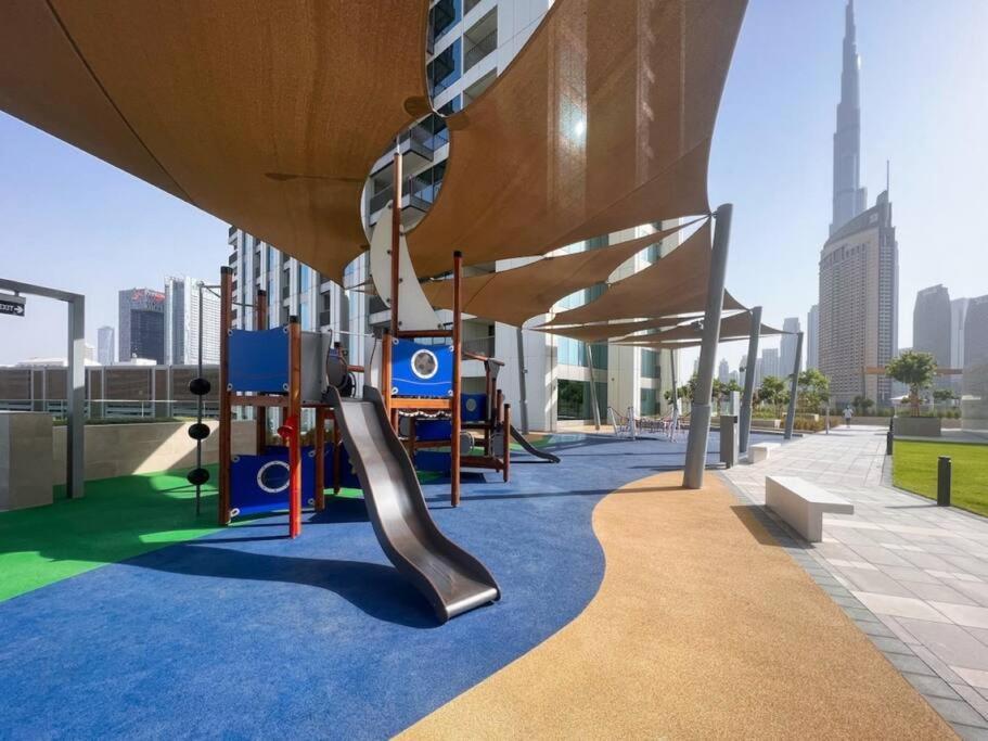 Luxury And Elegant 2br With Burj Khalifa View Apartment *