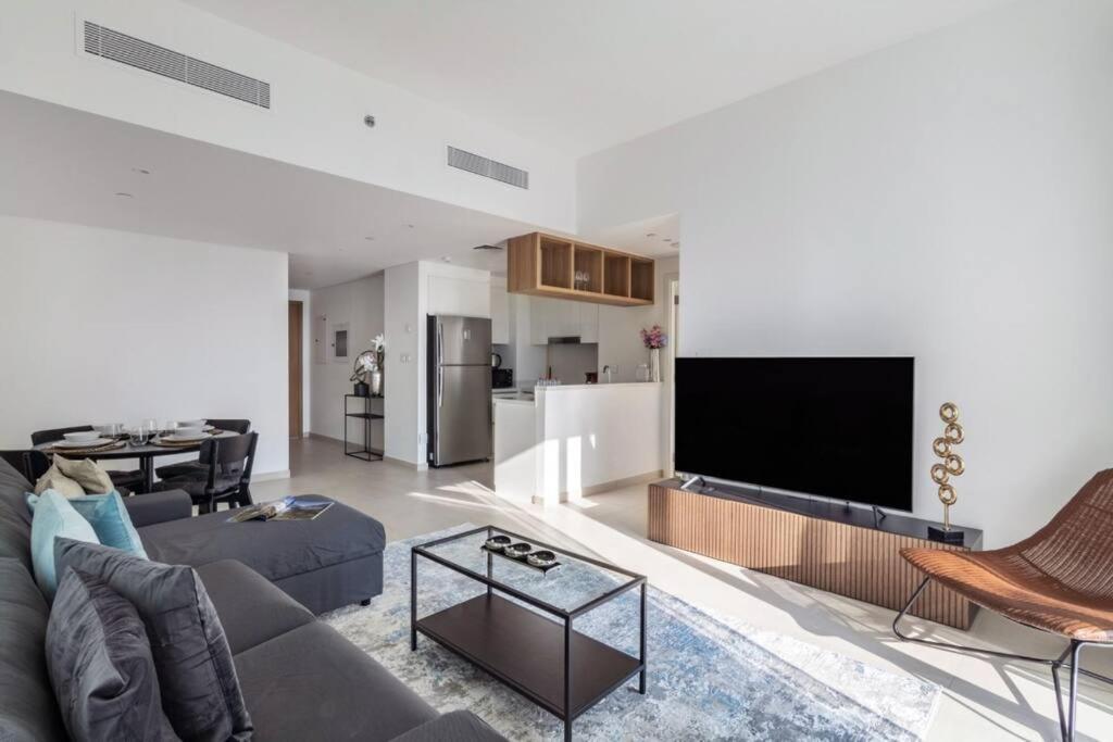 Luxury And Elegant 2br With Burj Khalifa View Dubai