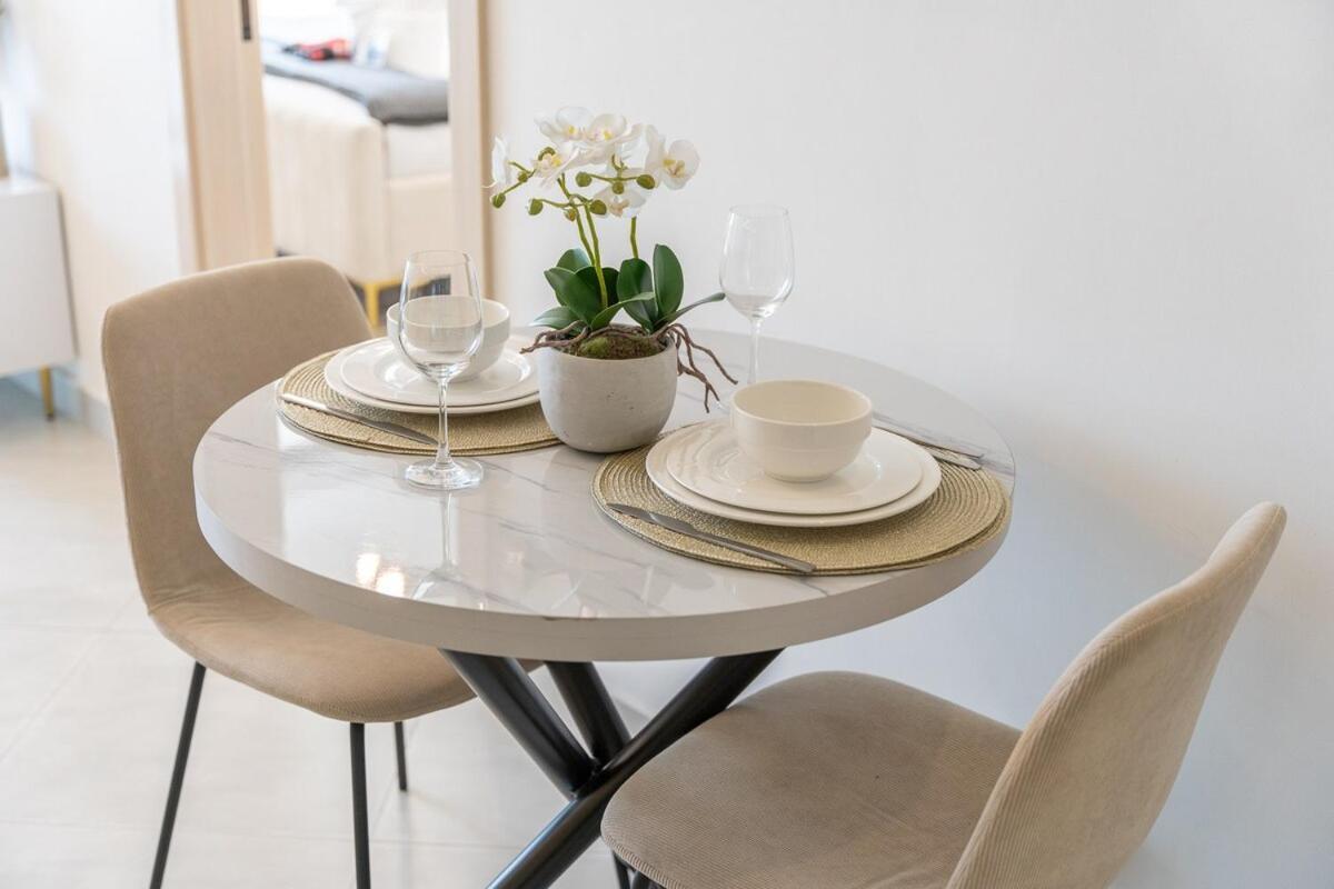 Eye-captivating 1 Bed For 2 Apartment Dubai