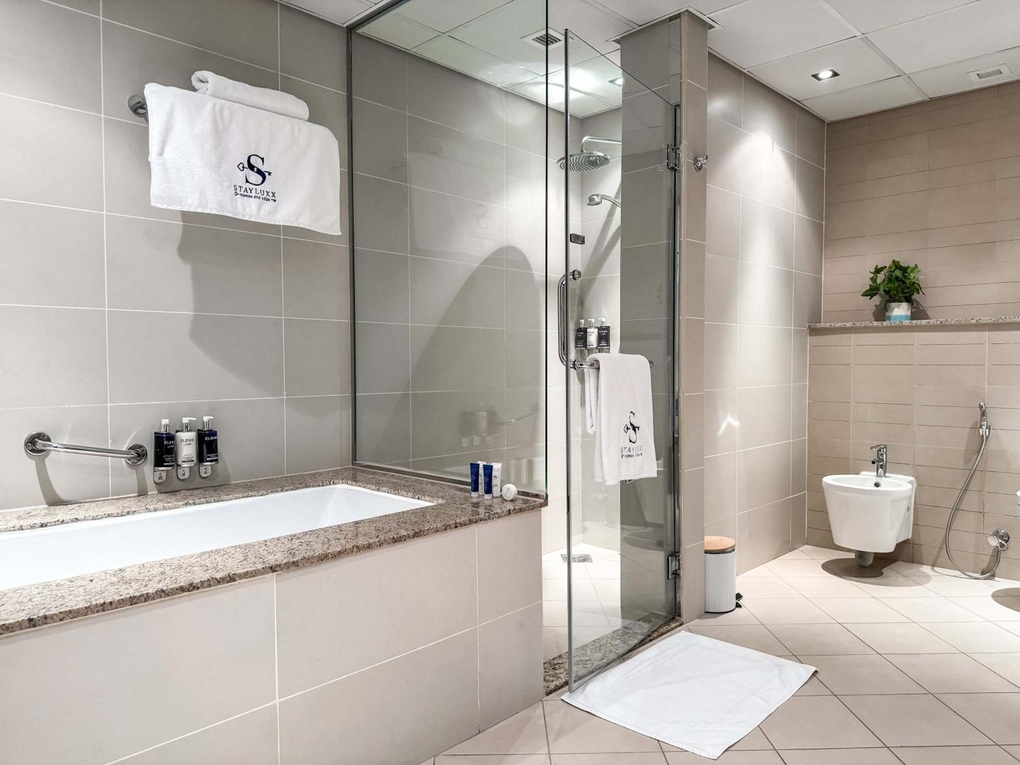 Spacious 1br At 5 Star *