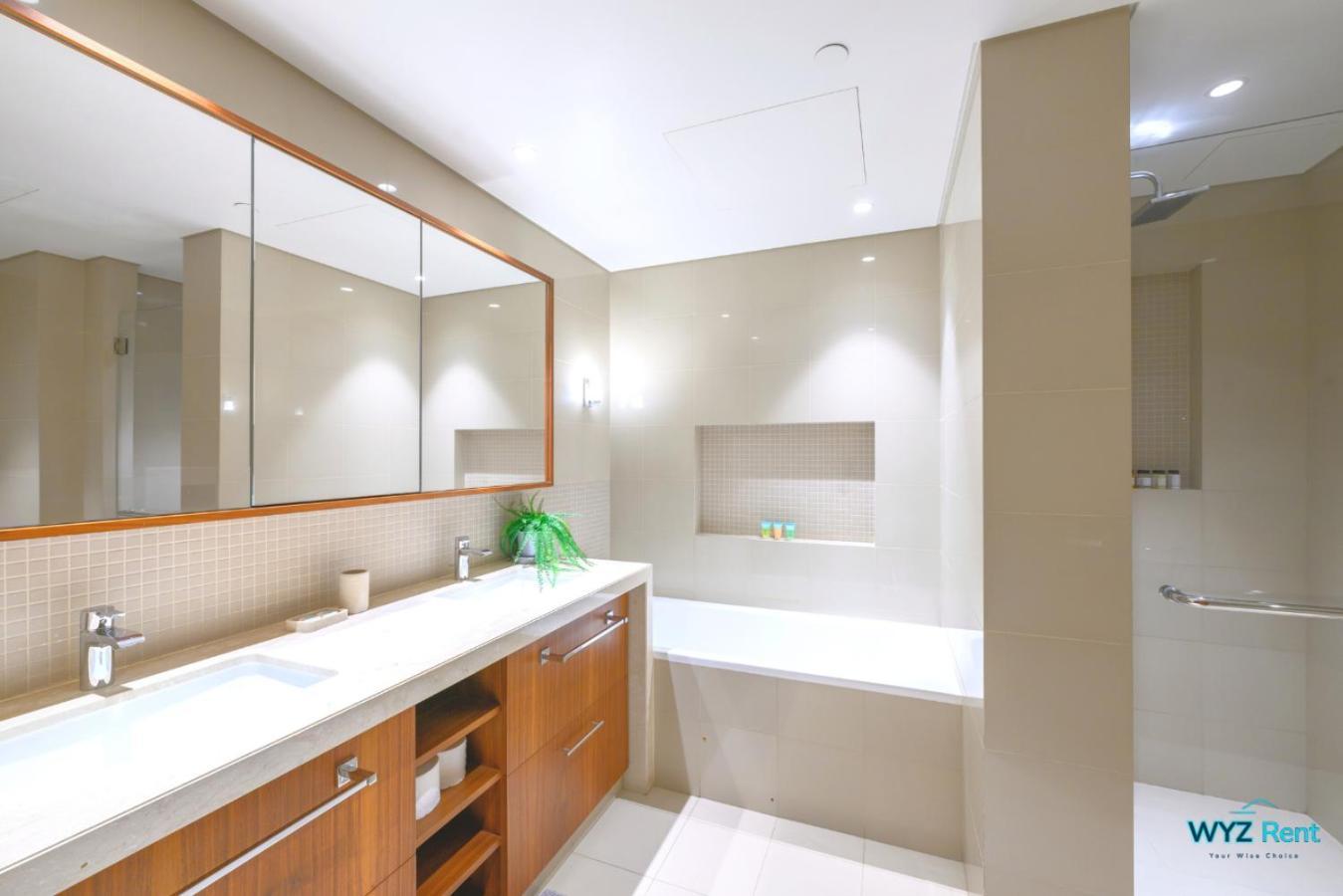 Spectacular 3 & Half Br In Downtown ,burj Khalifa View