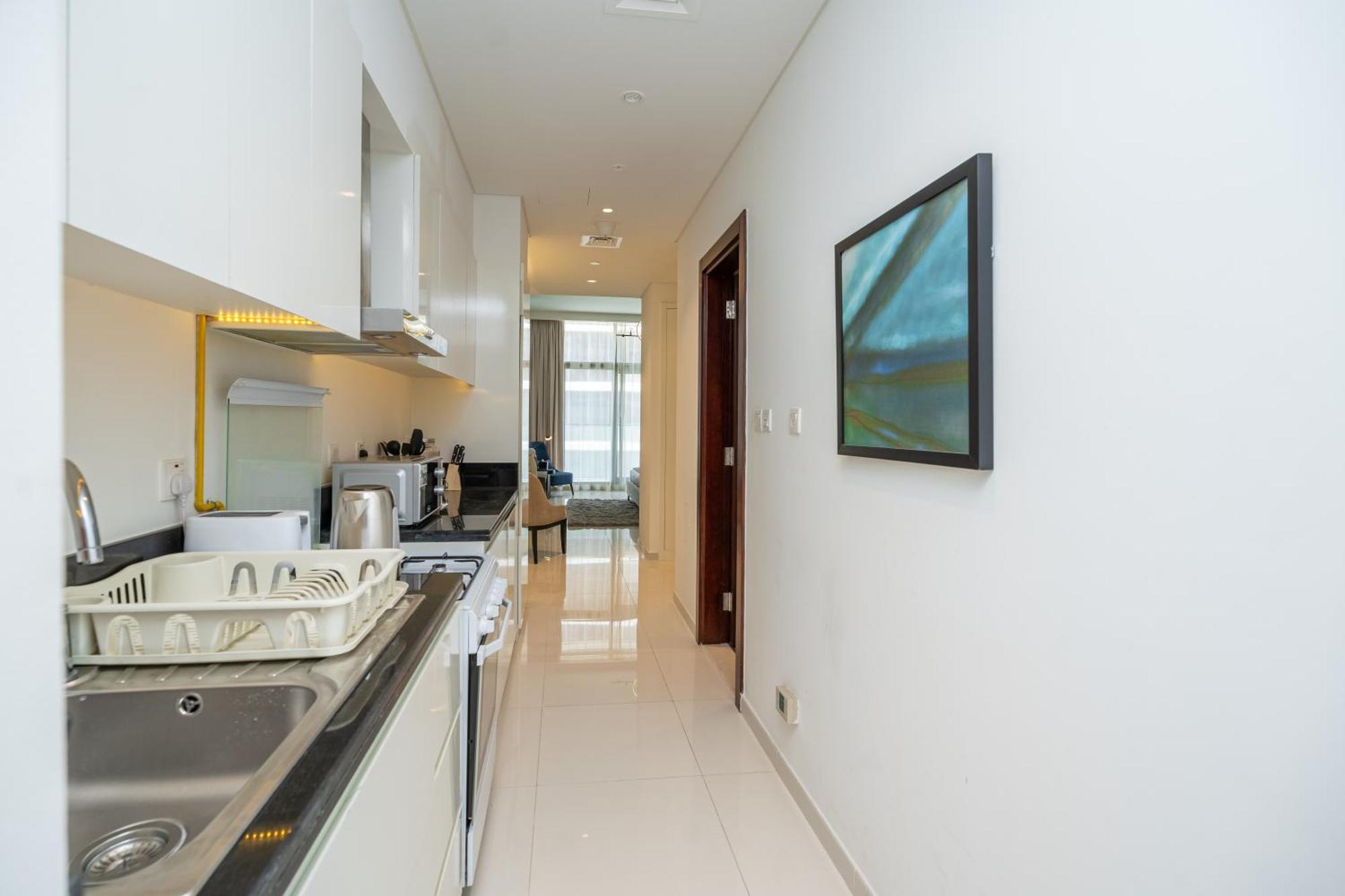 Escape24 Luxury Golf Promenade Damac Hills Daire Dubai