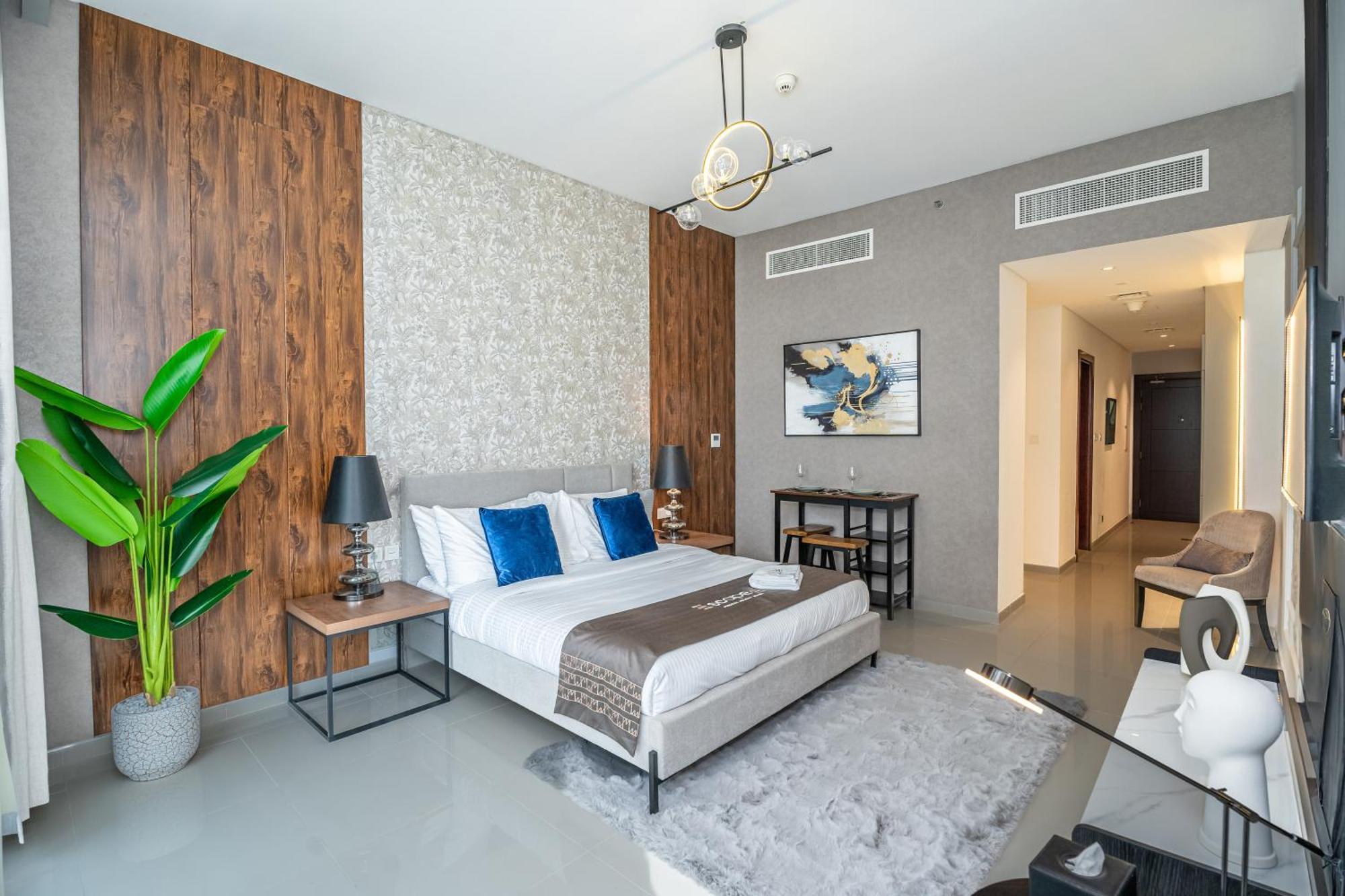 Escape24 Luxury Golf Promenade Damac Hills Daire Dubai