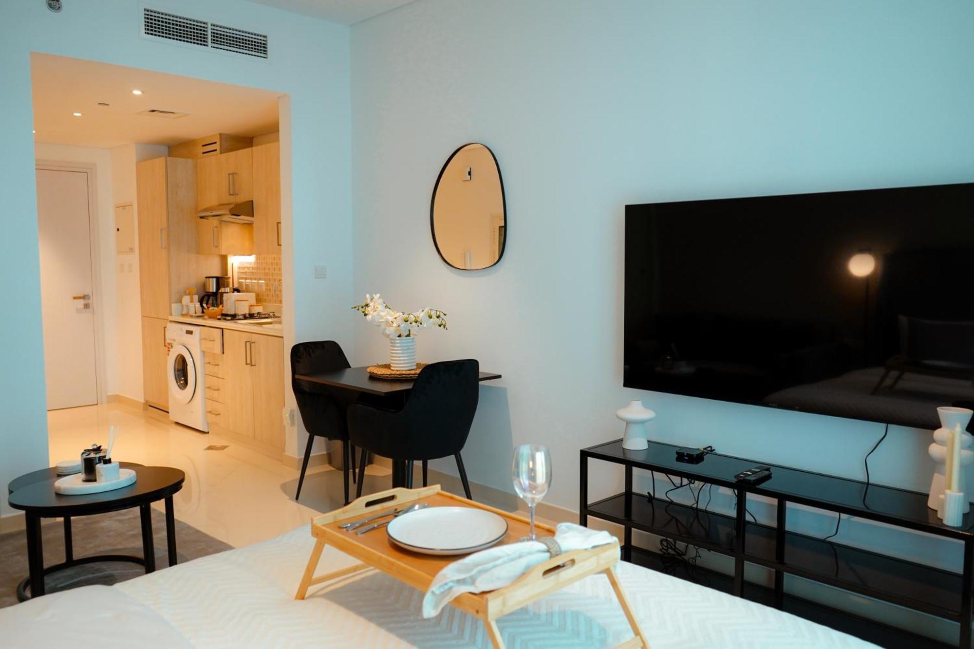 Your Elegant Palm Paradise- Fully Equipped Apartamento