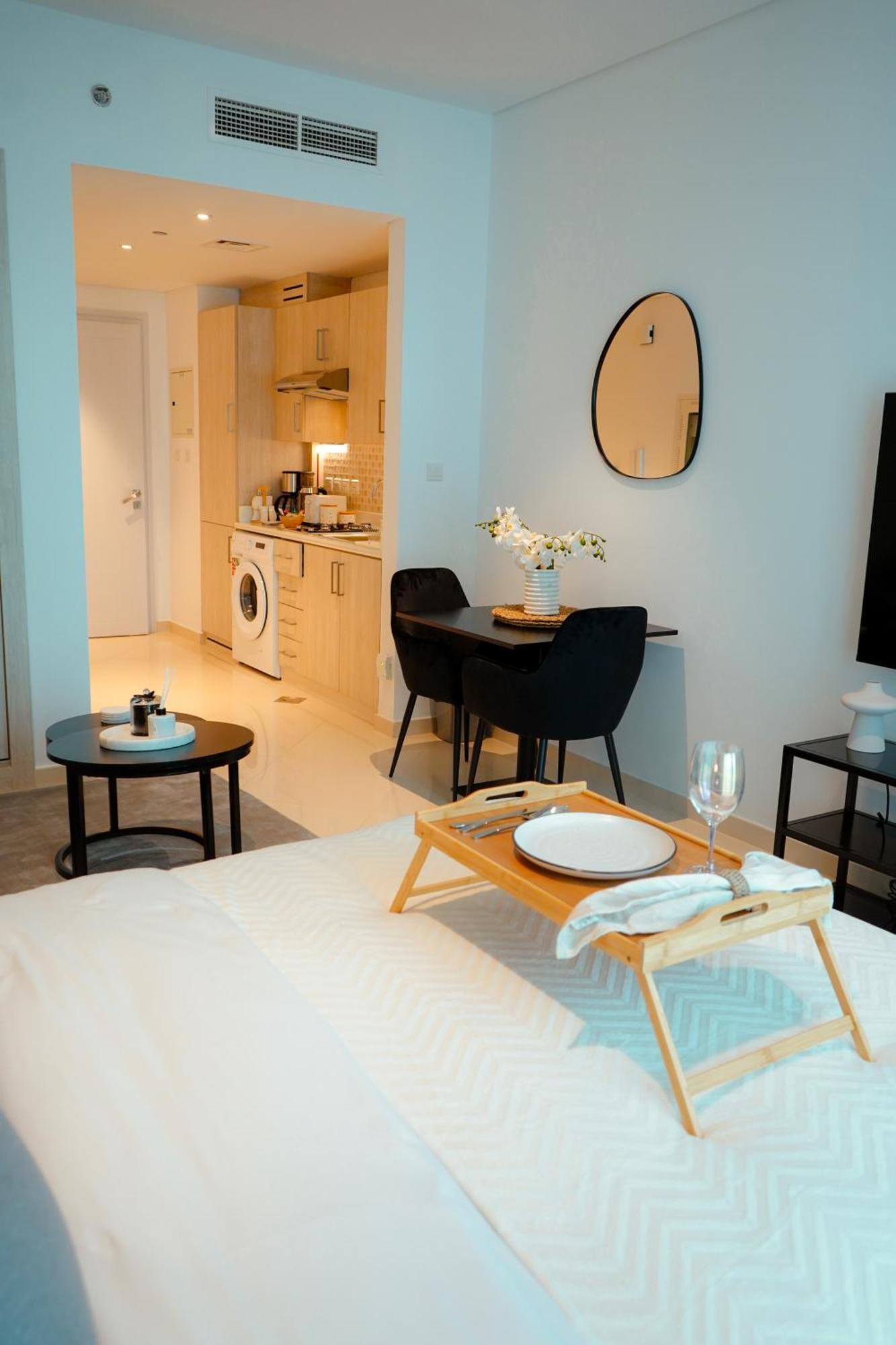 Your Elegant Palm Paradise- Fully Equipped Dubai