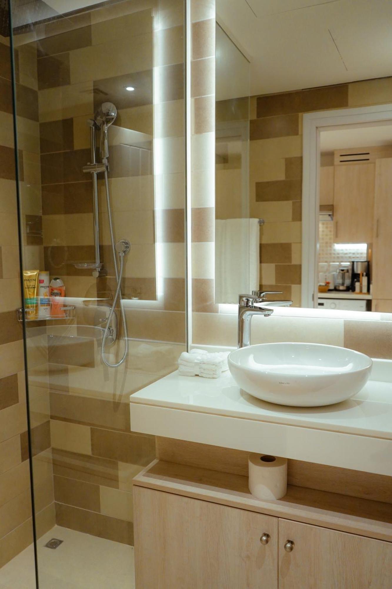 Your Elegant Palm Paradise- Fully Equipped *