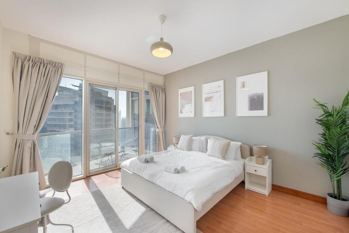 Modern In Lakeshore Spacious For 4