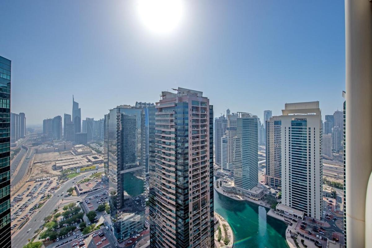 Modern In Lakeshore Spacious For 4 * Dubai