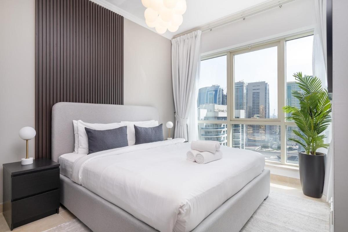 Luxurious And Minimalist 3br In Marina Daire