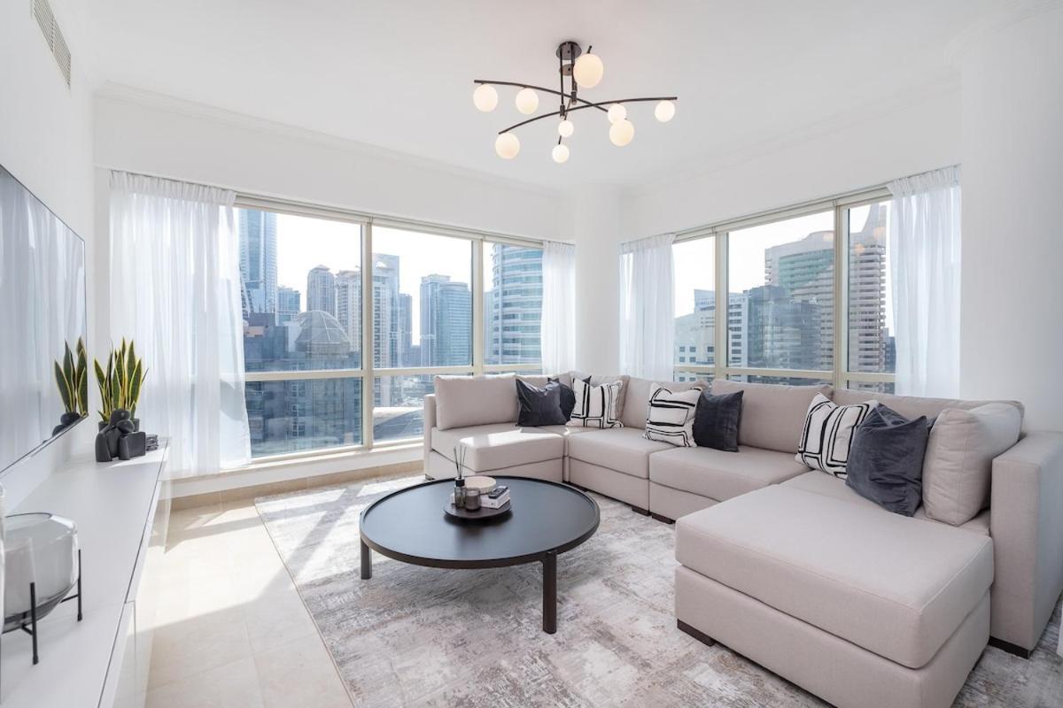 Luxurious And Minimalist 3br In Marina Daire Dubai