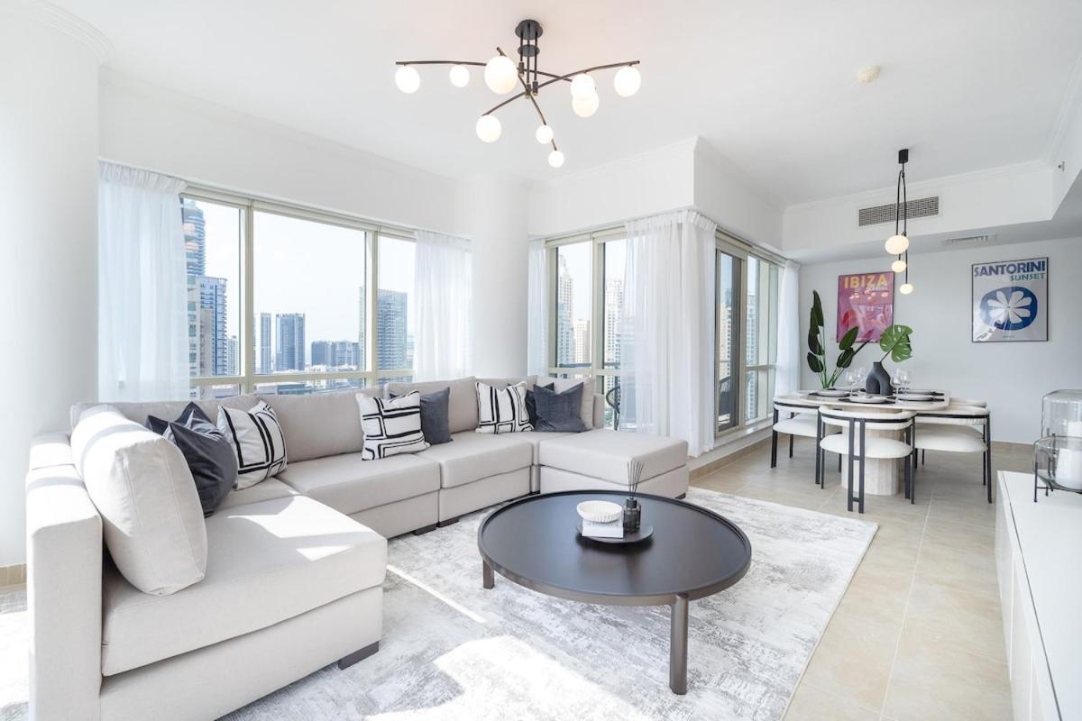 Luxurious And Minimalist 3br In Marina Daire Dubai