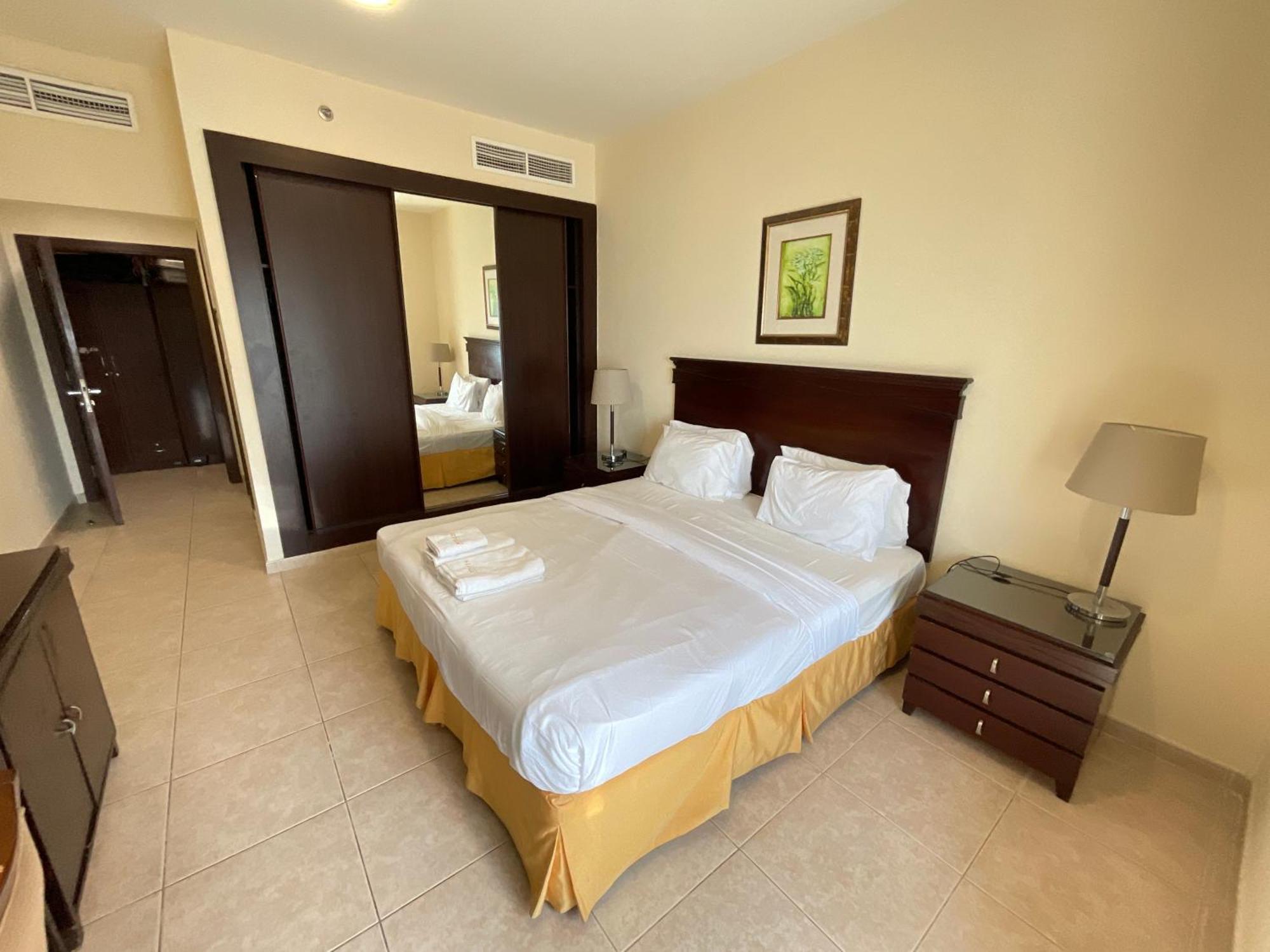 Ensuite In Coliving In Marina Homestay Dubai