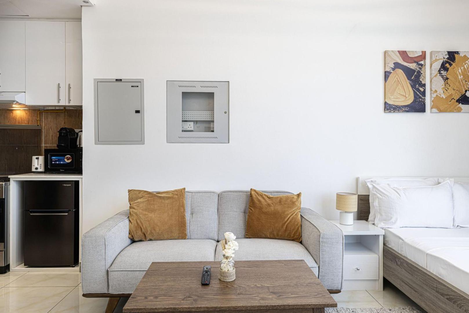 Luxe | In Jvc | Cozy And Stylish