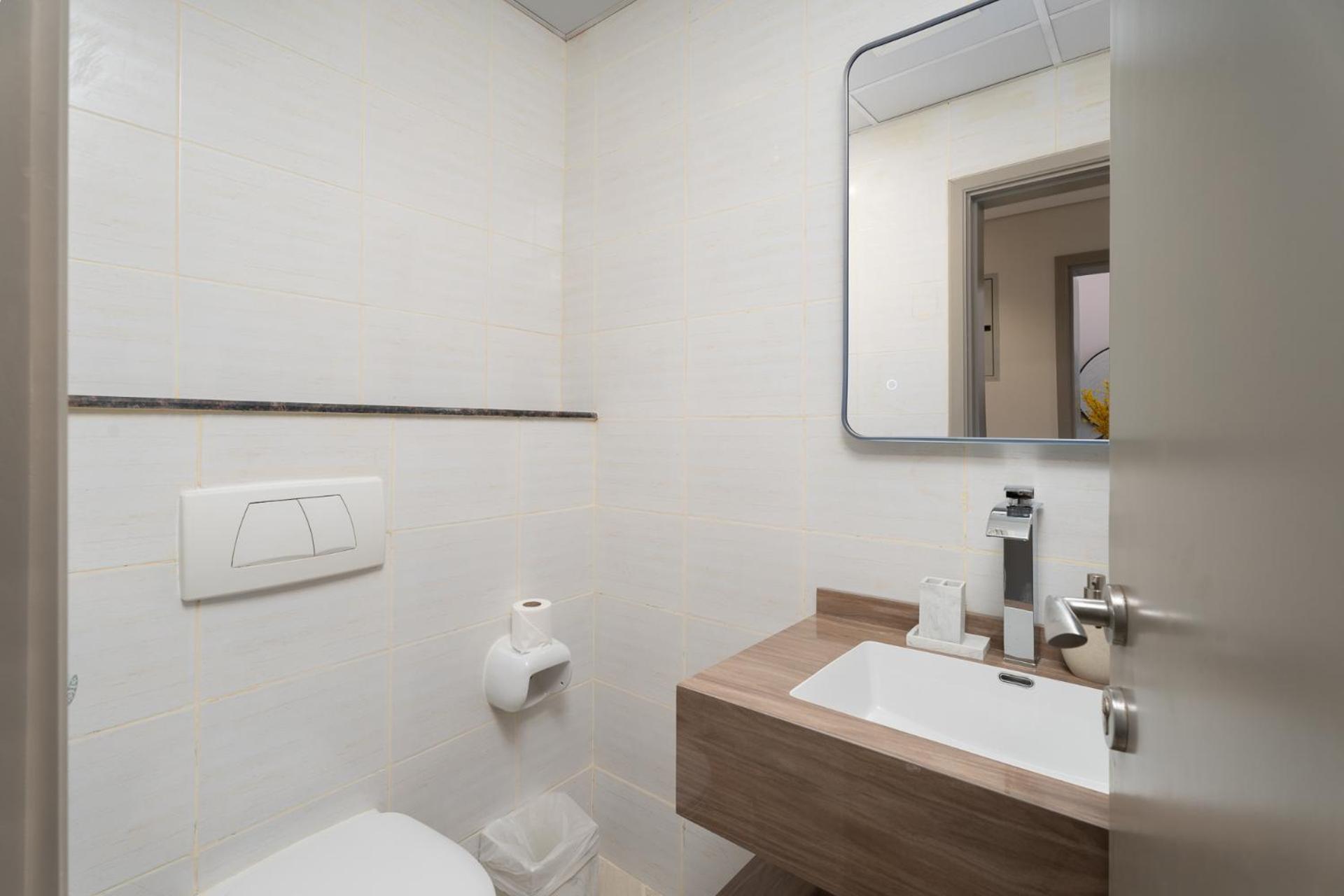 Nasma Luxury - Elevated Comfort & Style In A 24th Floor Apartment