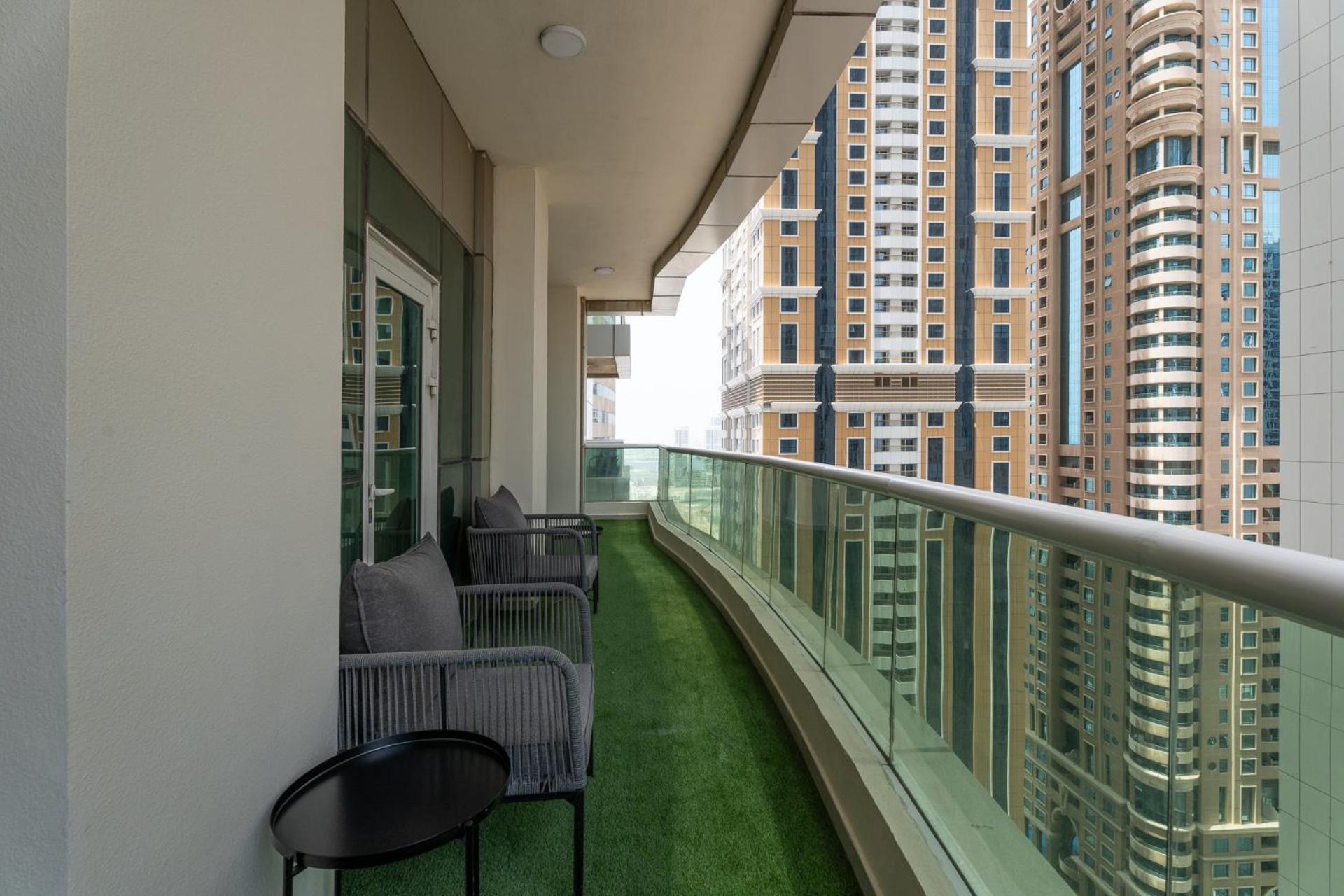 Nasma Luxury - Elevated Comfort & Style In A 24th Floor Apartment