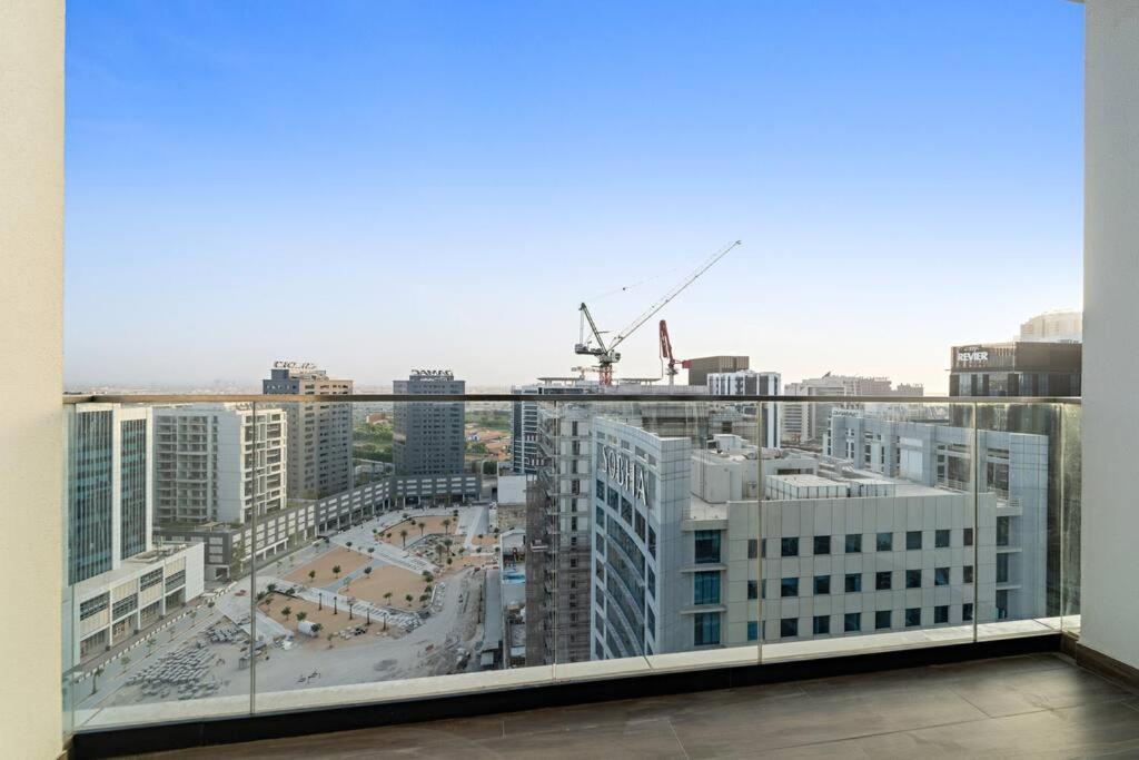 First Class Rustic Charm In Sol Bay Dubai