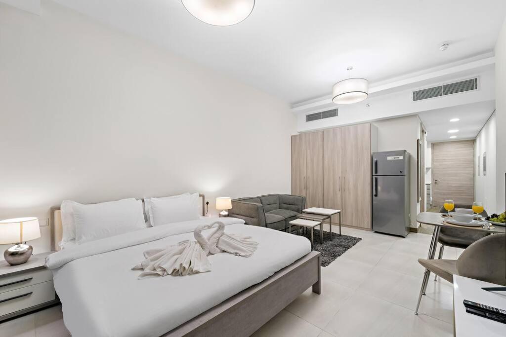 First Class Rustic Charm In Sol Bay * Dubai