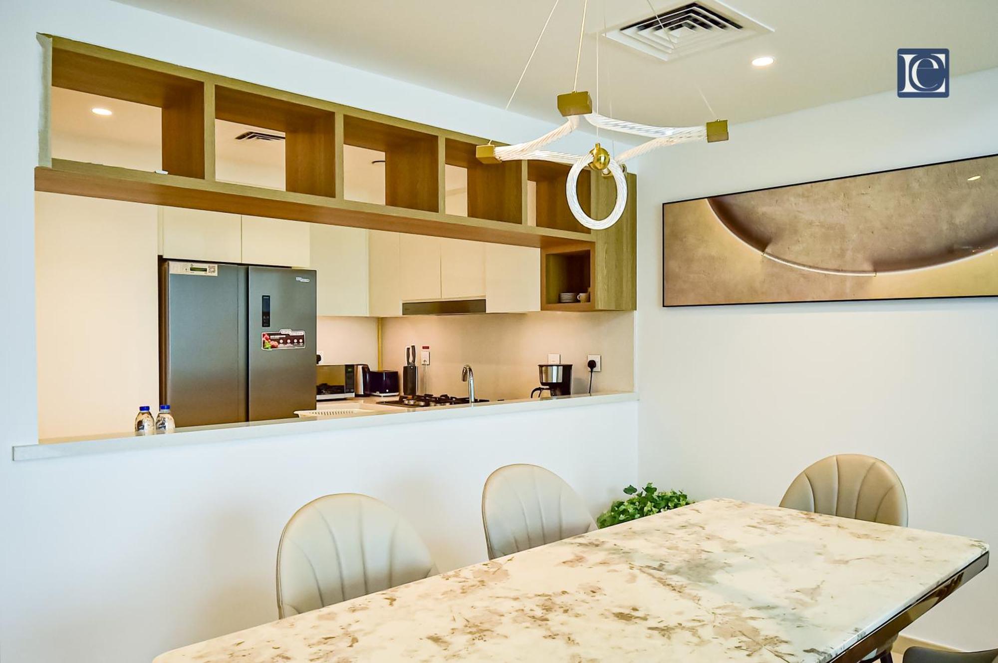 Luxury Escapes - Downtown Views 2 - Premium 3br - Near Mall Apartment *