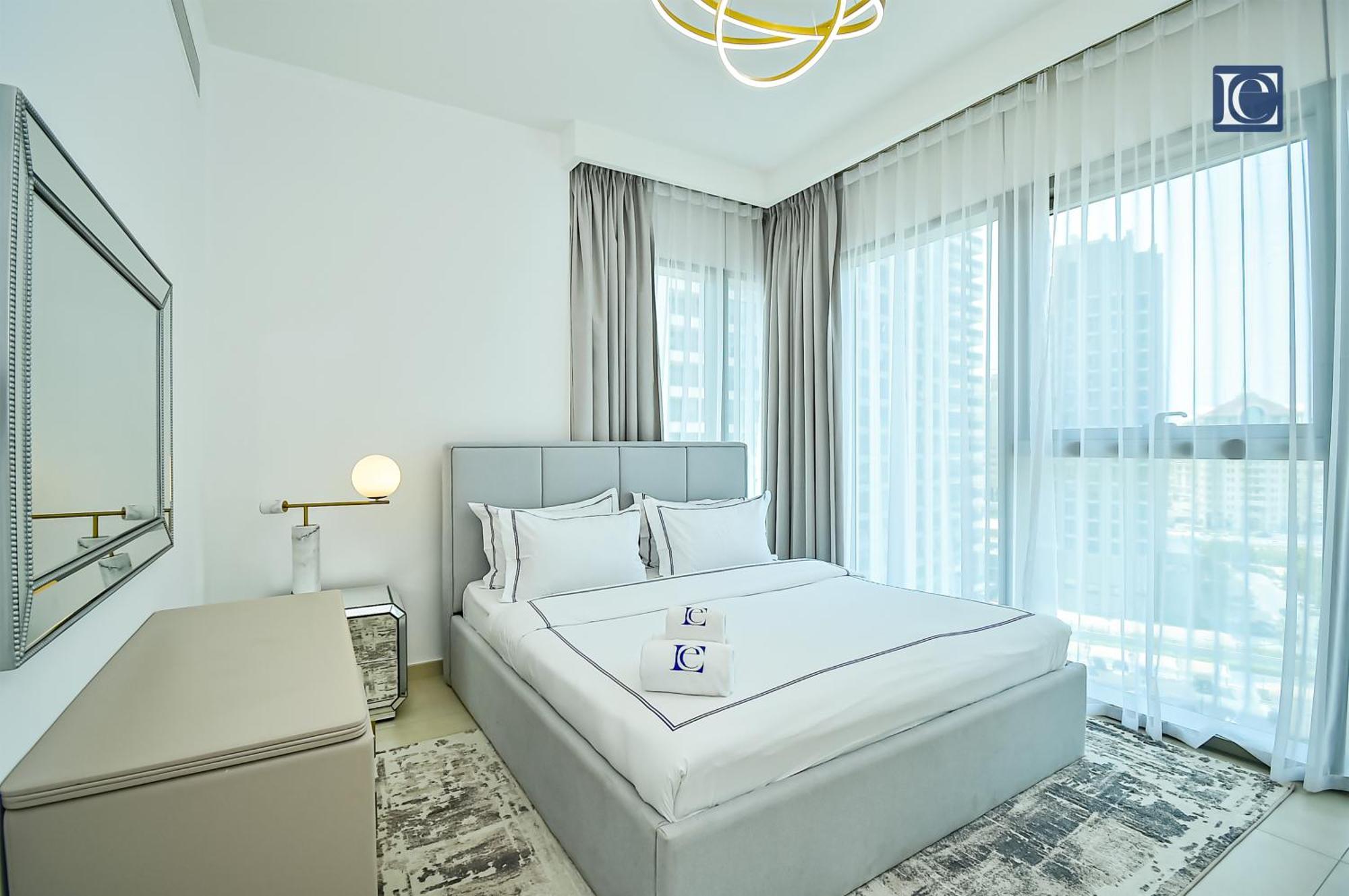 Luxury Escapes - Downtown Views 2 - Premium 3br - Near Mall Apartment *
