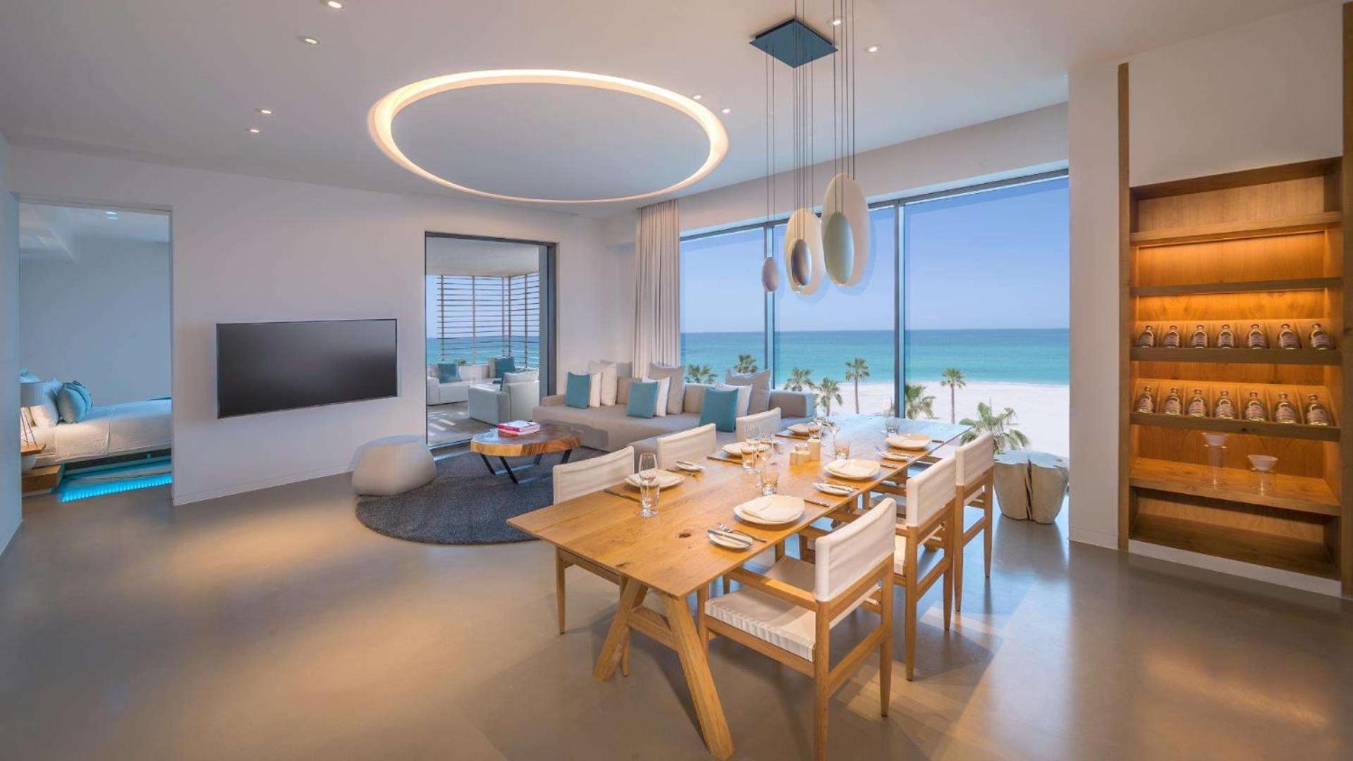 Nikki & 5* Dubai