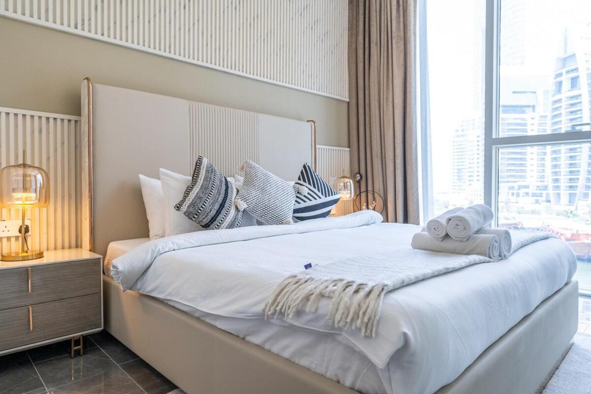 Apartment Incredible 3-bed With Marina Views!