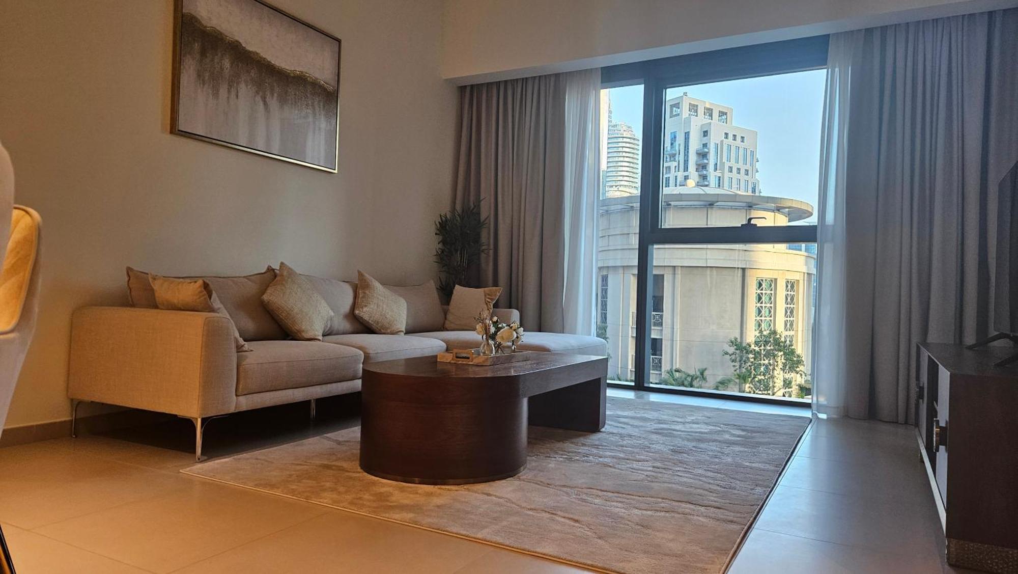 Mh - Act One Act Two - 1bhk - Ref404 * Dubai