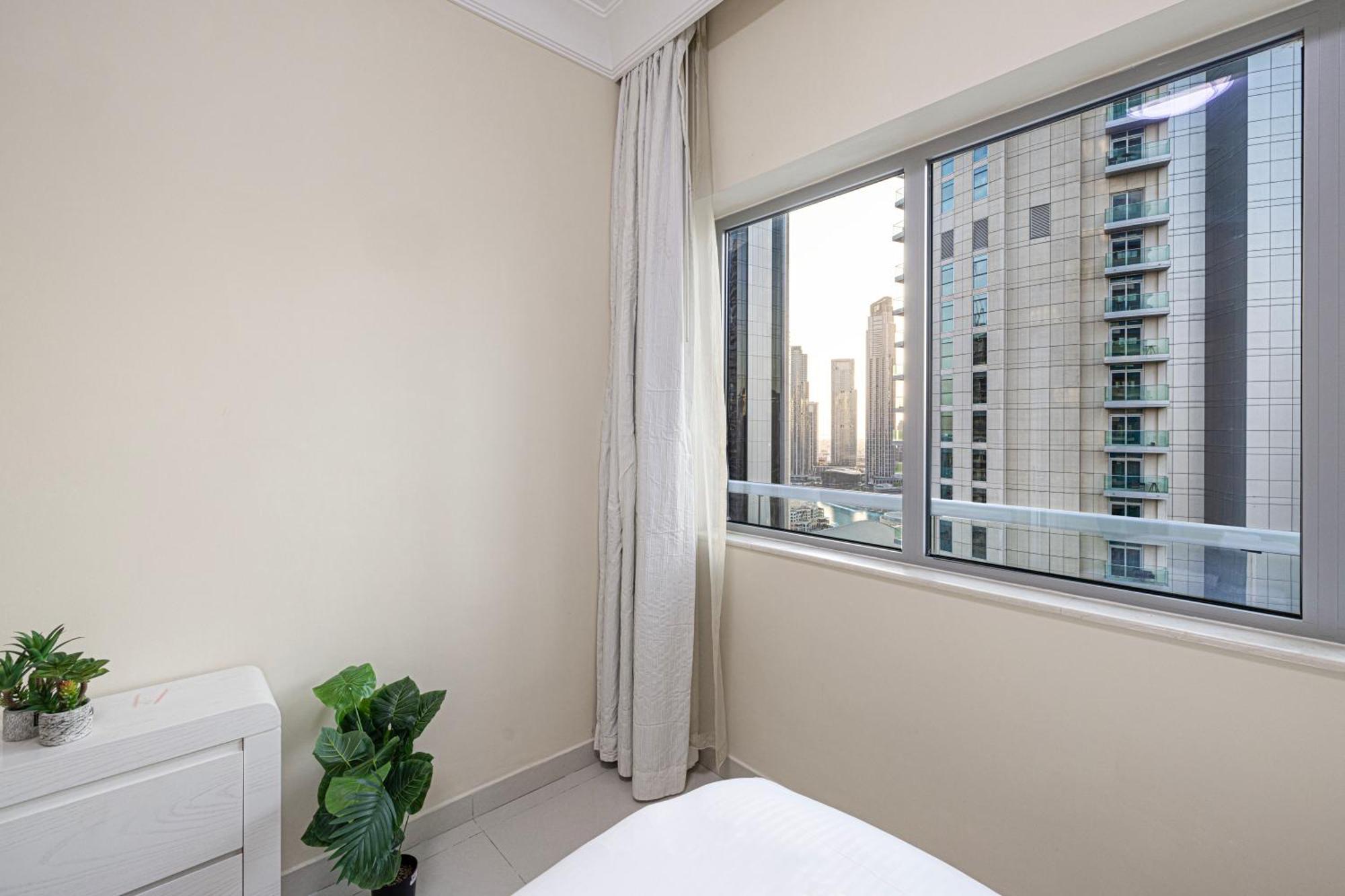 Damac Maison Mall Street 3 Bedroom Burj Khalifa View With Gym And Pool 1 Minute Walk To Mall *