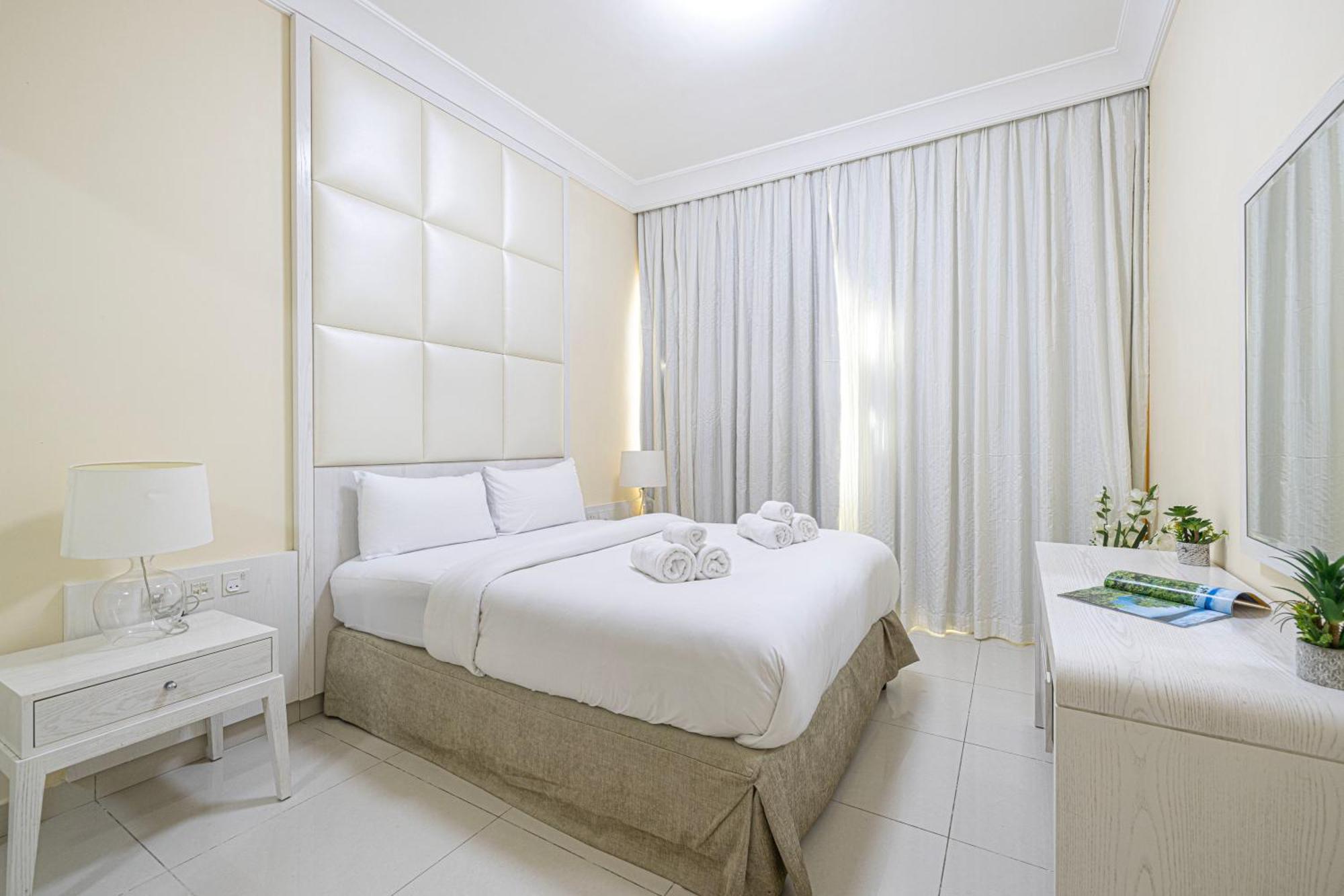 Apartment Damac Maison Mall Street 3 Bedroom Burj Khalifa View With Gym And Pool 1 Minute Walk To Mall Dubai