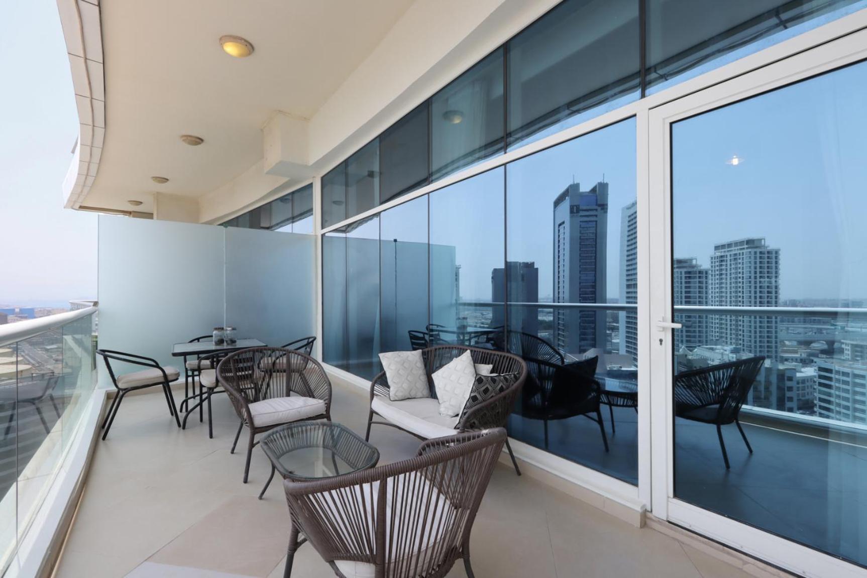 Livbnb- Prime Located 2b In Marina, Steps To