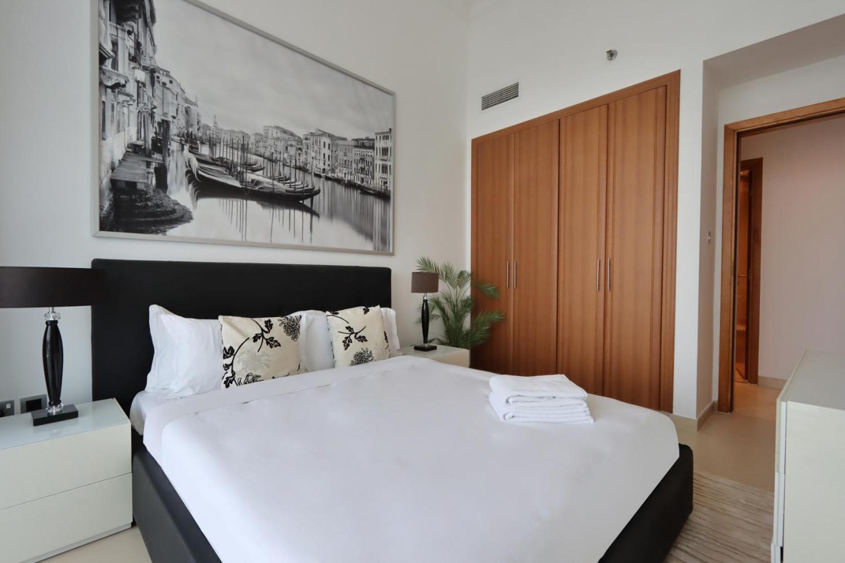 Livbnb- Prime Located 2b In Marina, Steps To Apartment