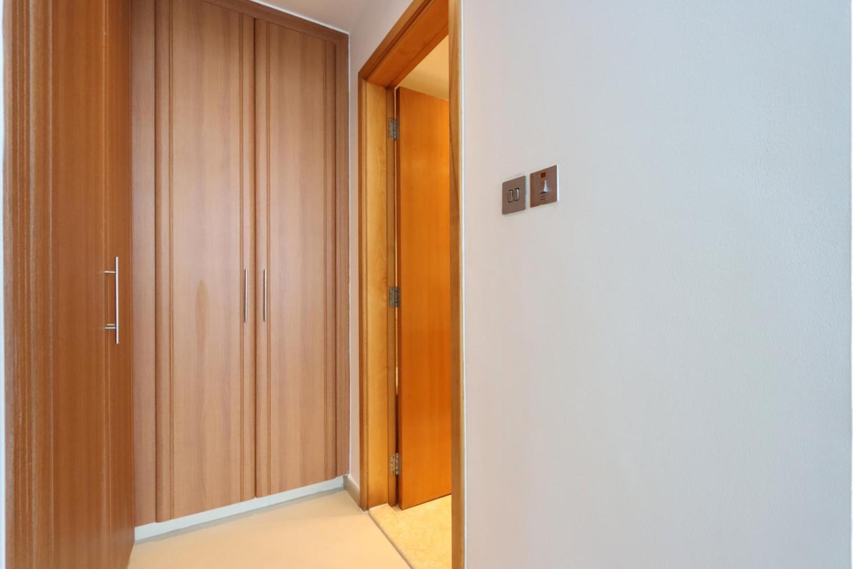 Livbnb- Prime Located 2b In Marina, Steps To Apartment