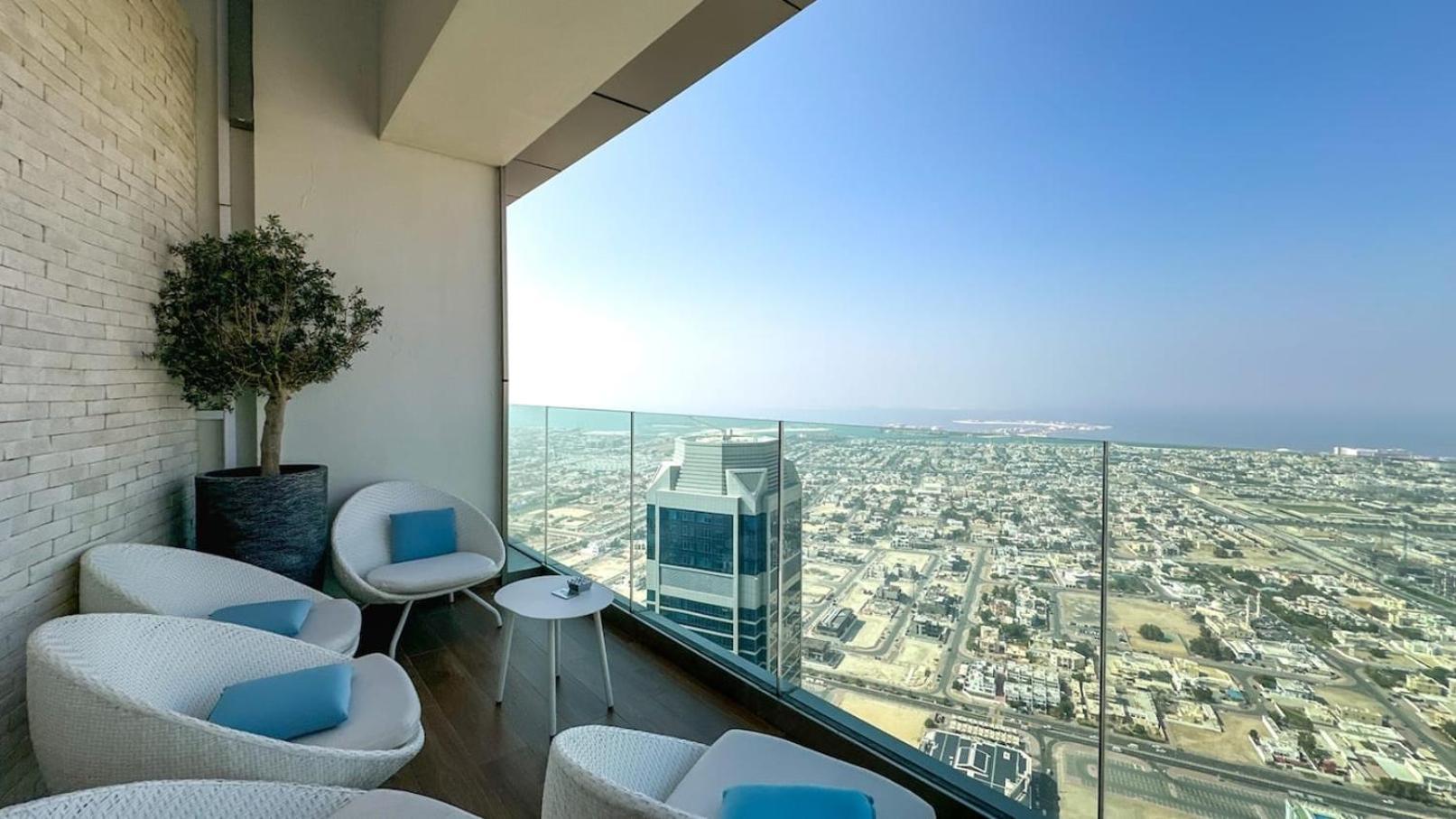 Luxury 3 Bedroom Near Burj Khalifa 43rd Floor Apartment Dubai