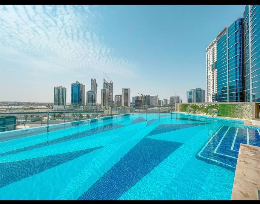 Dubai's Beautiful Sky *
