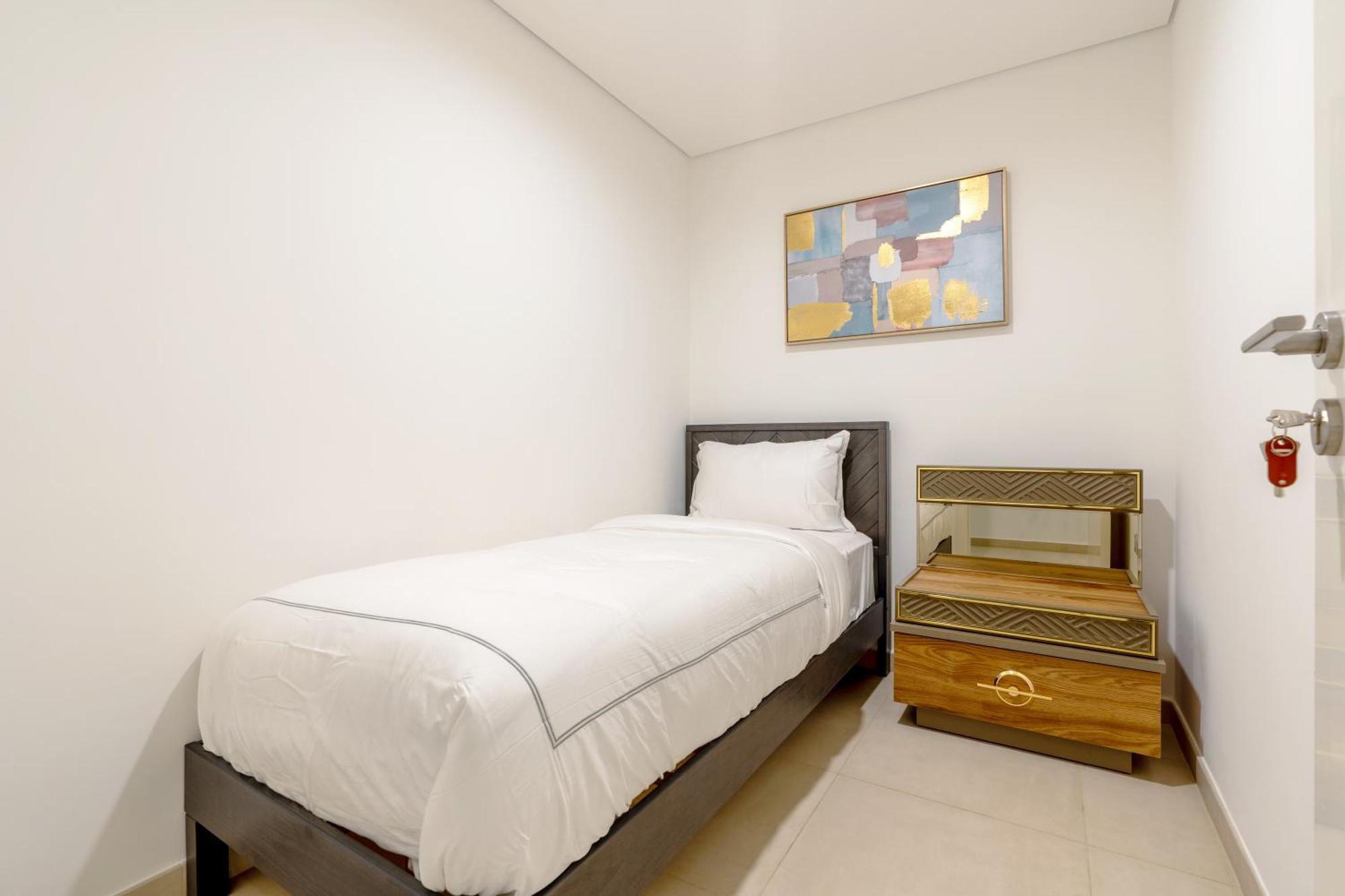 3 Bed And Maid Apt - Downtown - Burj Khalifa Dubai