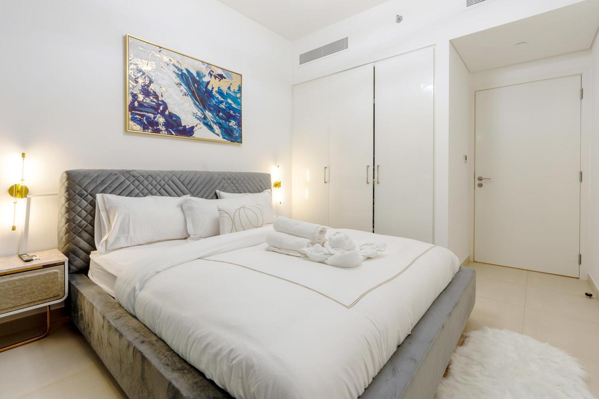3 Bed And Maid Apt - Downtown - Burj Khalifa Dubai