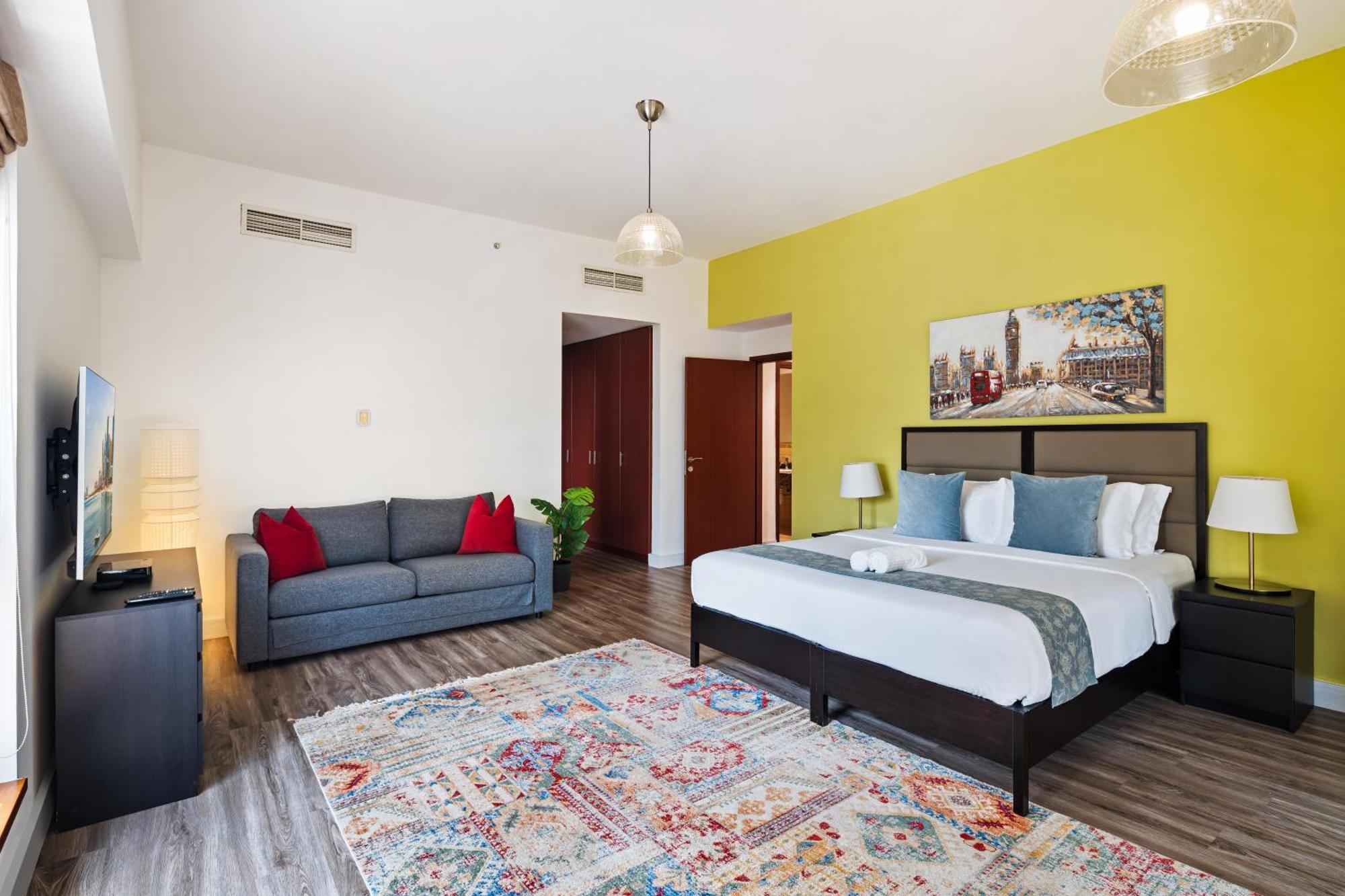 La Buena Vida Homes Apartment